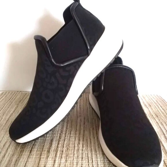 Taryn Rose Zayda slip-on black sneakers US11 EU42 - Picture 3 of 9